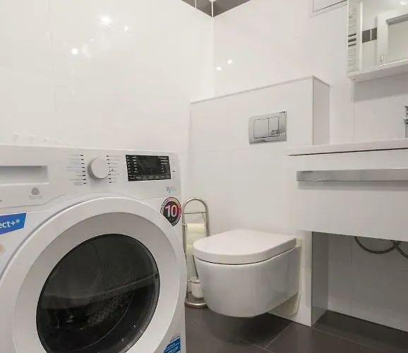 Apartment Spacious With Balcony Vienna
