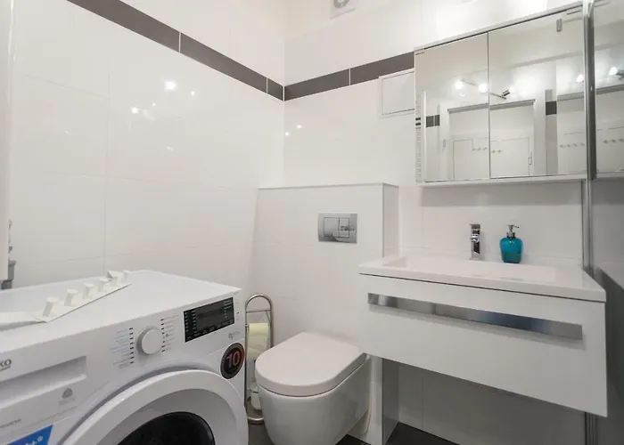 Apartment Spacious With Balcony *
