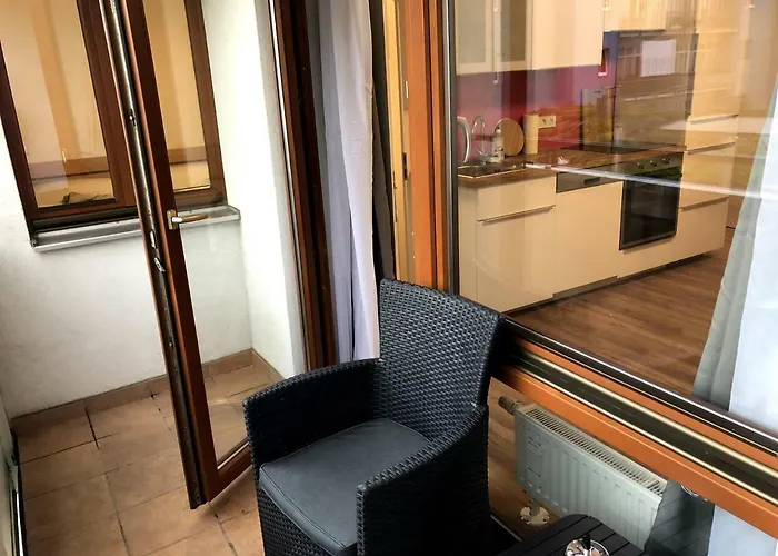 Spacious With Balcony Apartment Vienna