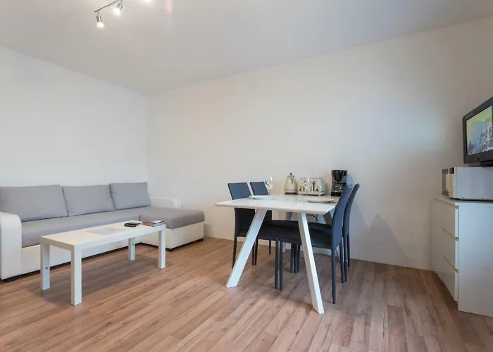 Apartment Spacious With Balcony *