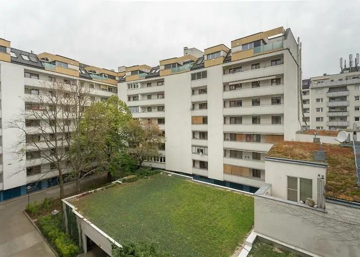 Apartment Spacious With Balcony *